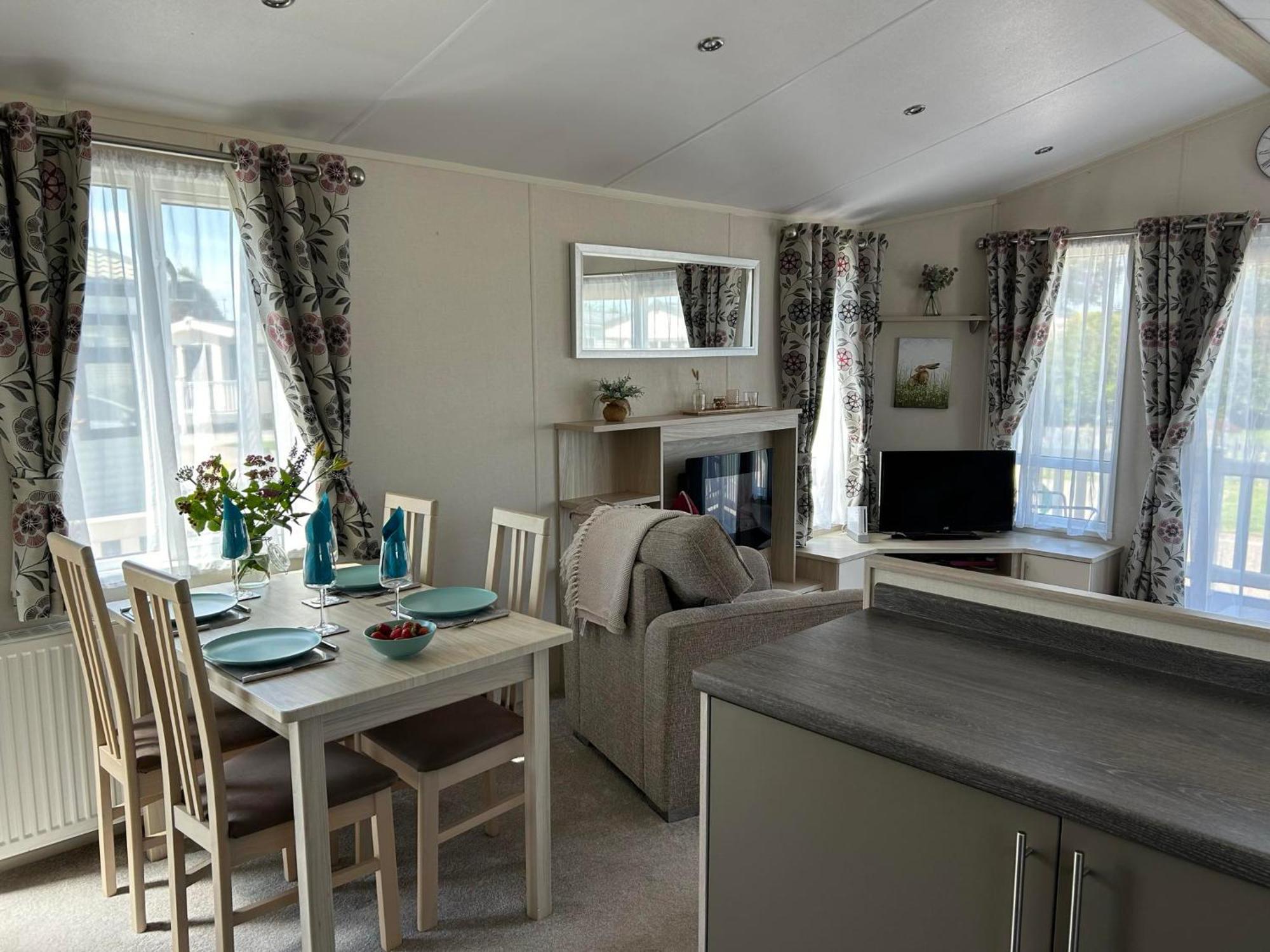 Hares Haven Pet Friendly Sleeps 6 Villa Kingston upon Hull ภายนอก รูปภาพ